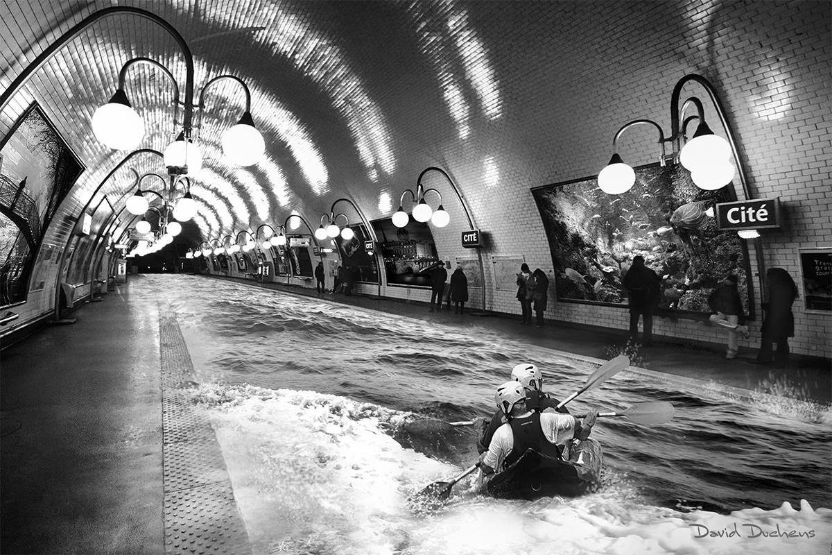 kayak dans le métro en noir et blanc de David Duchens