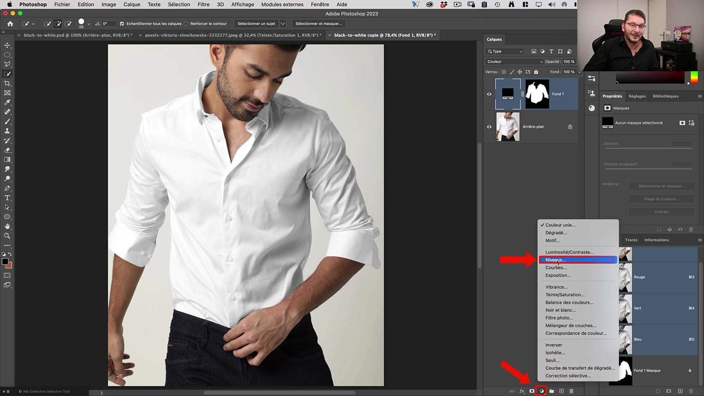 Emplacement du calque de Niveaux dans Photoshop pour changer la couleur de la chemise.