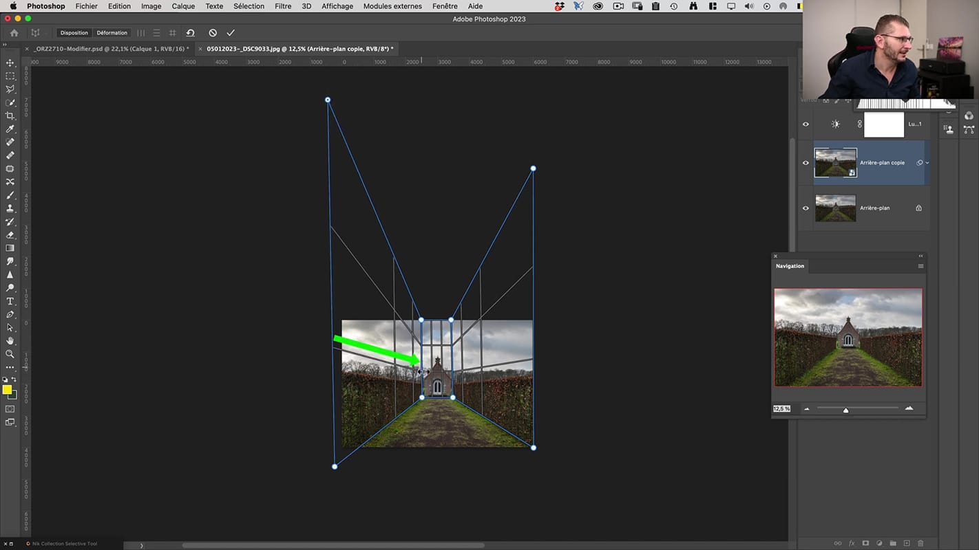 Nouvelles lignes parallèles pour les haies avant déformation de perspective dans Photoshop.