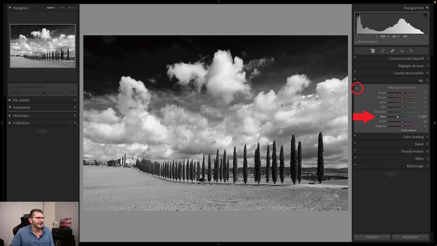 Assombrissement du bleu dans le ciel original sur la photo de paysage en noir et blanc dans Lightroom.