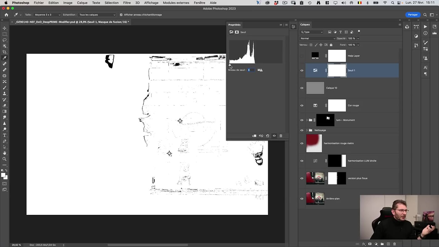 Détermination du point gris dans l'image pour supprimer une dominante de couleur dans Photoshop.