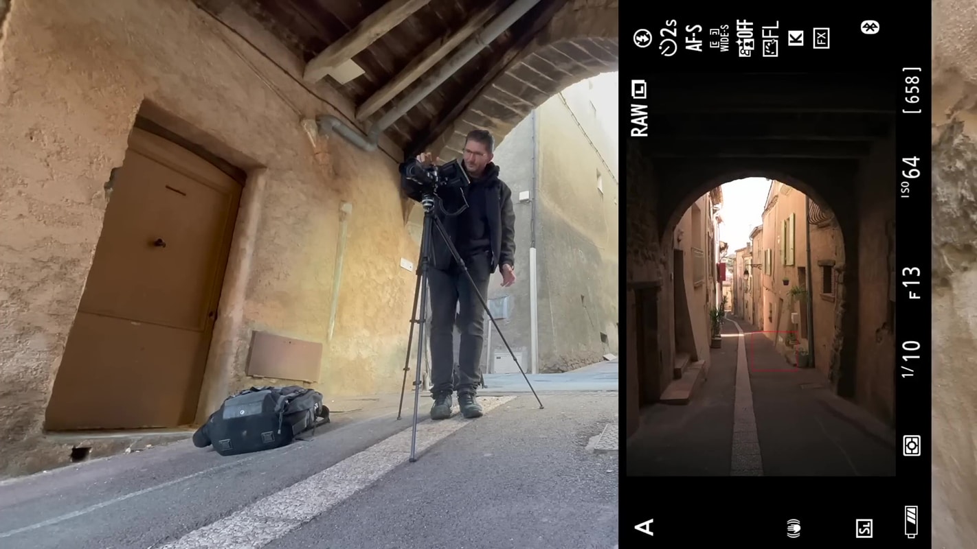 Mise au point pour la profondeur de champs pour la ruelle de Roquebrune-Sur-Argens avec une arcade. en mode paysage et en mode portrait.