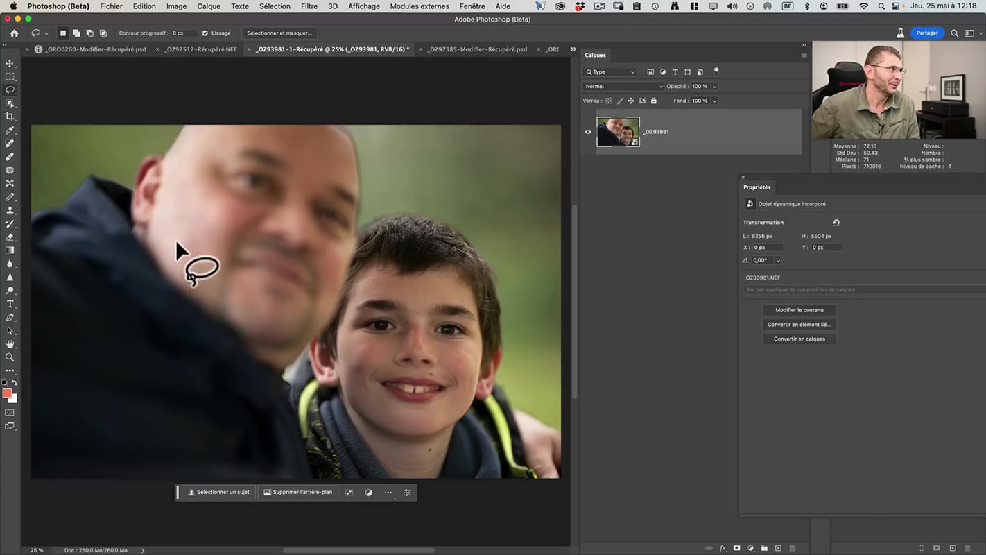 Deuxième exemple de remplissage génératif dans Photoshop avec un père et son enfant.