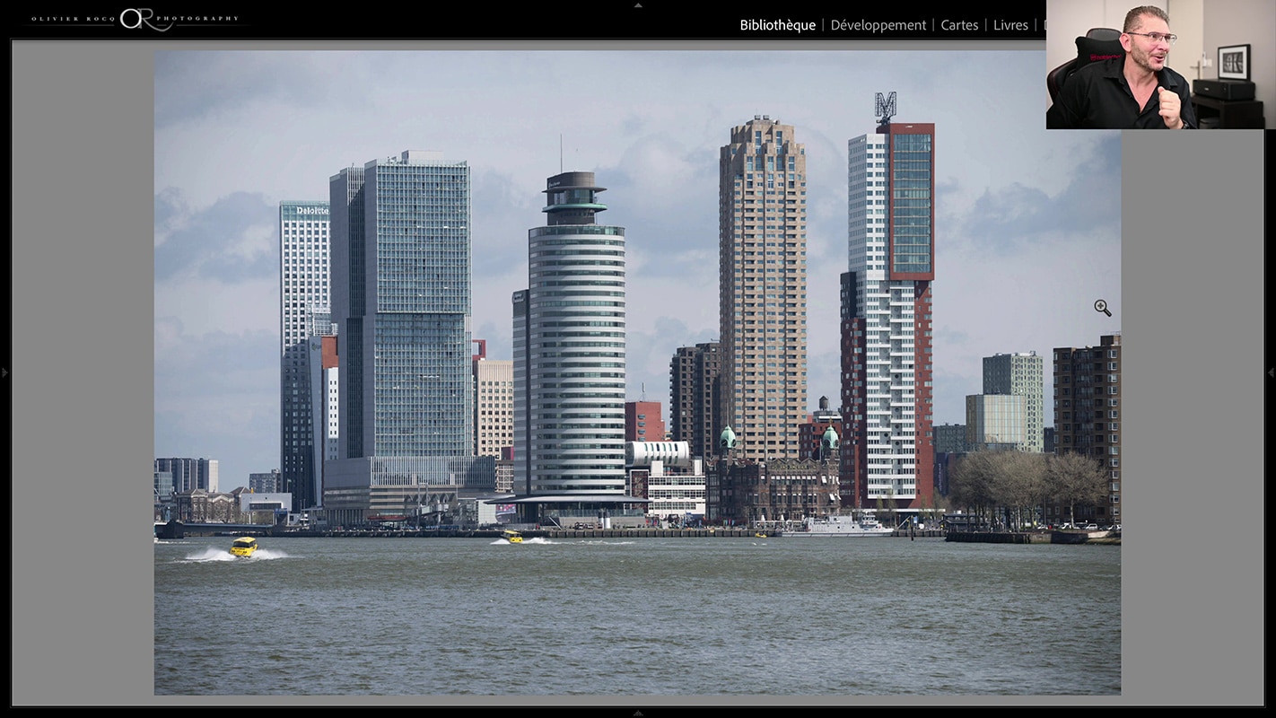 Exemple de lumière directionnelle avec photo de Rotterdam pour le traitement Fine Art d'architecture en noir et blanc dans Photoshop.