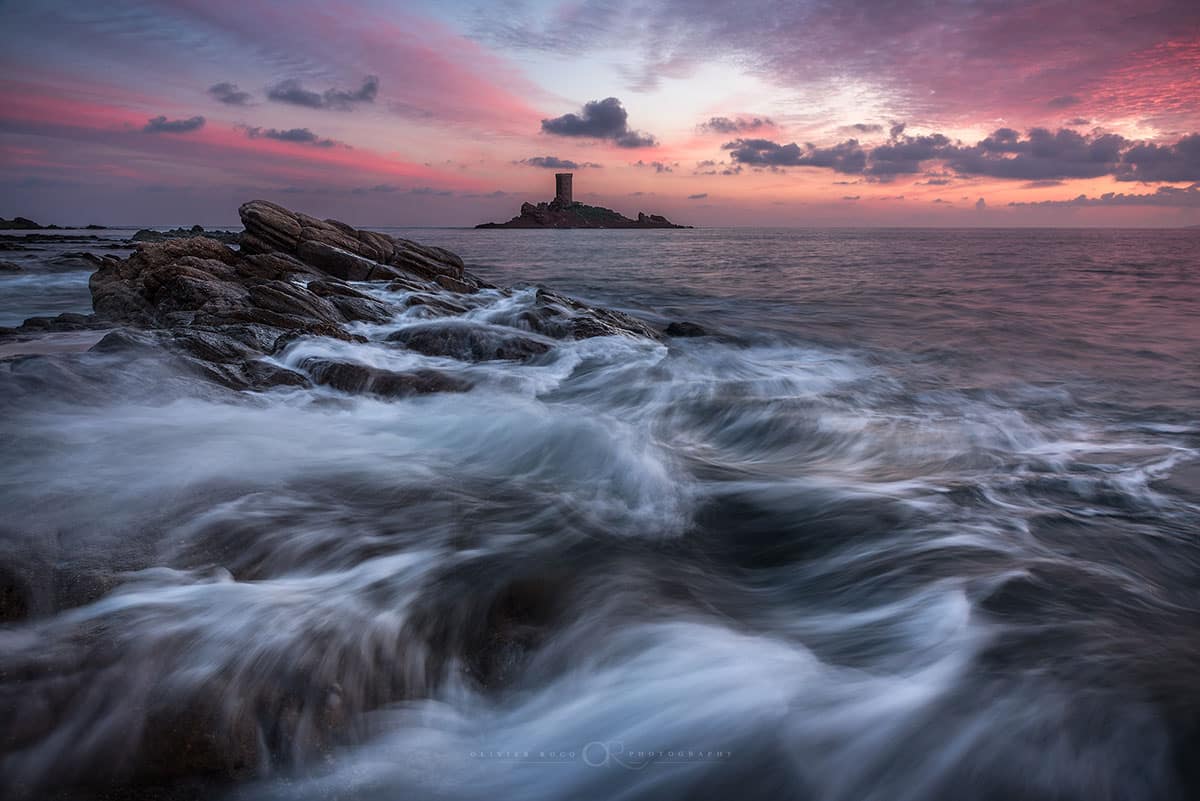 Image d'une photographie capturée en pose longue à la plage de Dramont