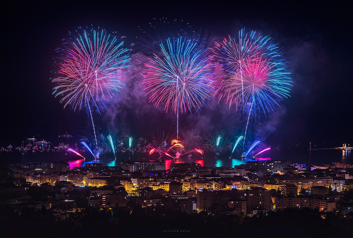 Photo de feu d'artifice en mode paysage.