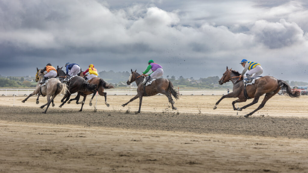 Course sous ciel menaçant