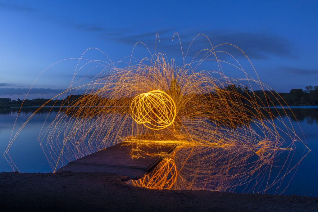 Light Painting sur l'étang des Argales