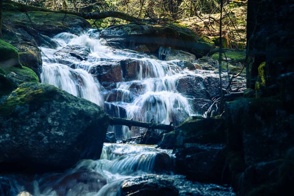 Cascade sous le lac des Pises en Cévennes