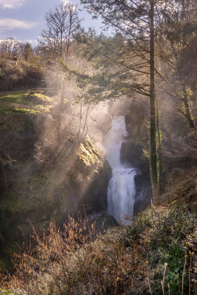 RAYON DE SOLEIL SUR GIMEL LES CASCADES
