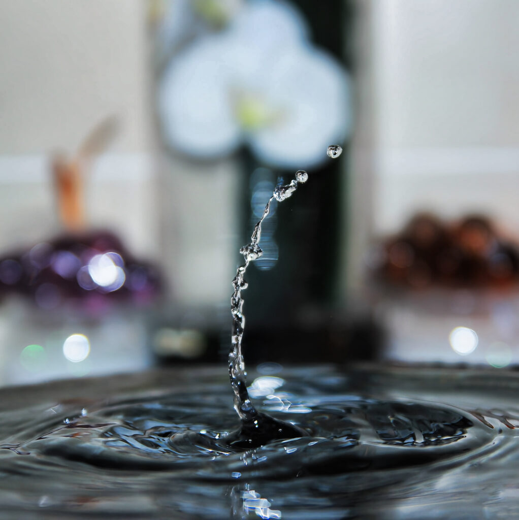 Gouttes d'eau émergente