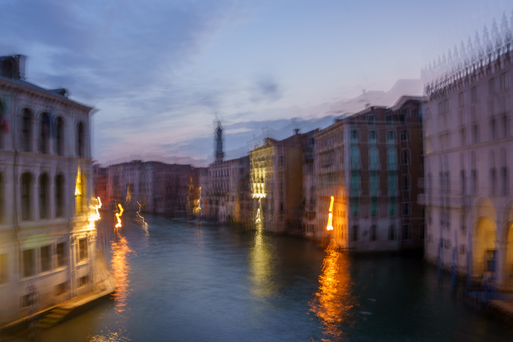 Venise, vue depuis le pont du Rialto au lever du jour