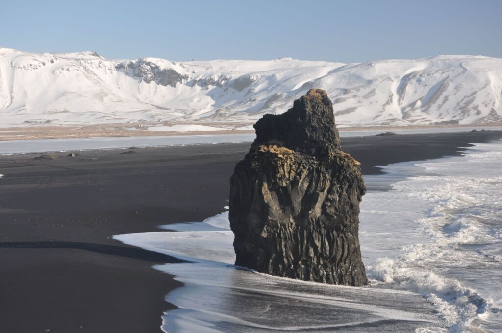 plage en noir et blanc