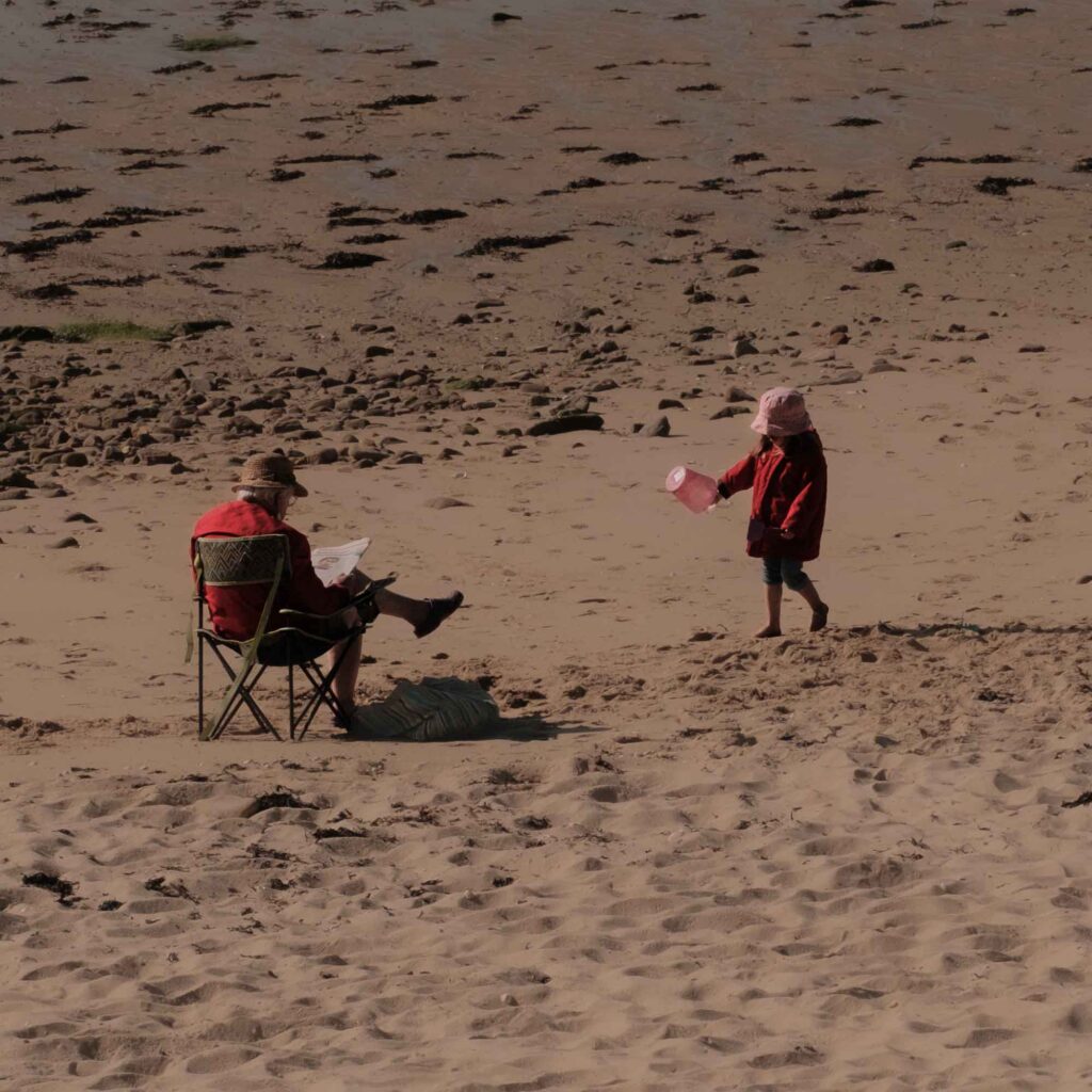 Plage. Histoire de génération.
