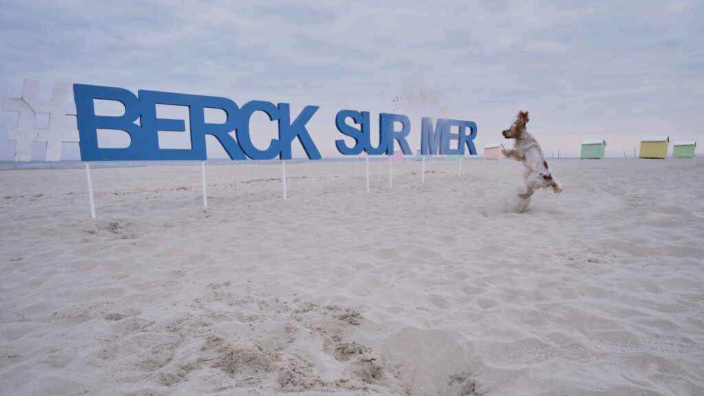 je joue avec le sable!