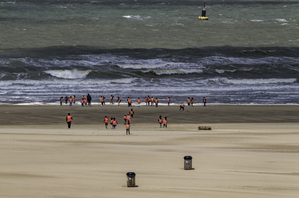 Ostende les jeunes à la plage