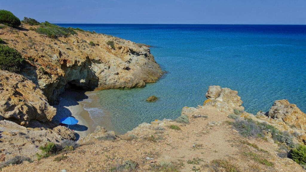 Plage intimiste dans le sud de la Sardaigne