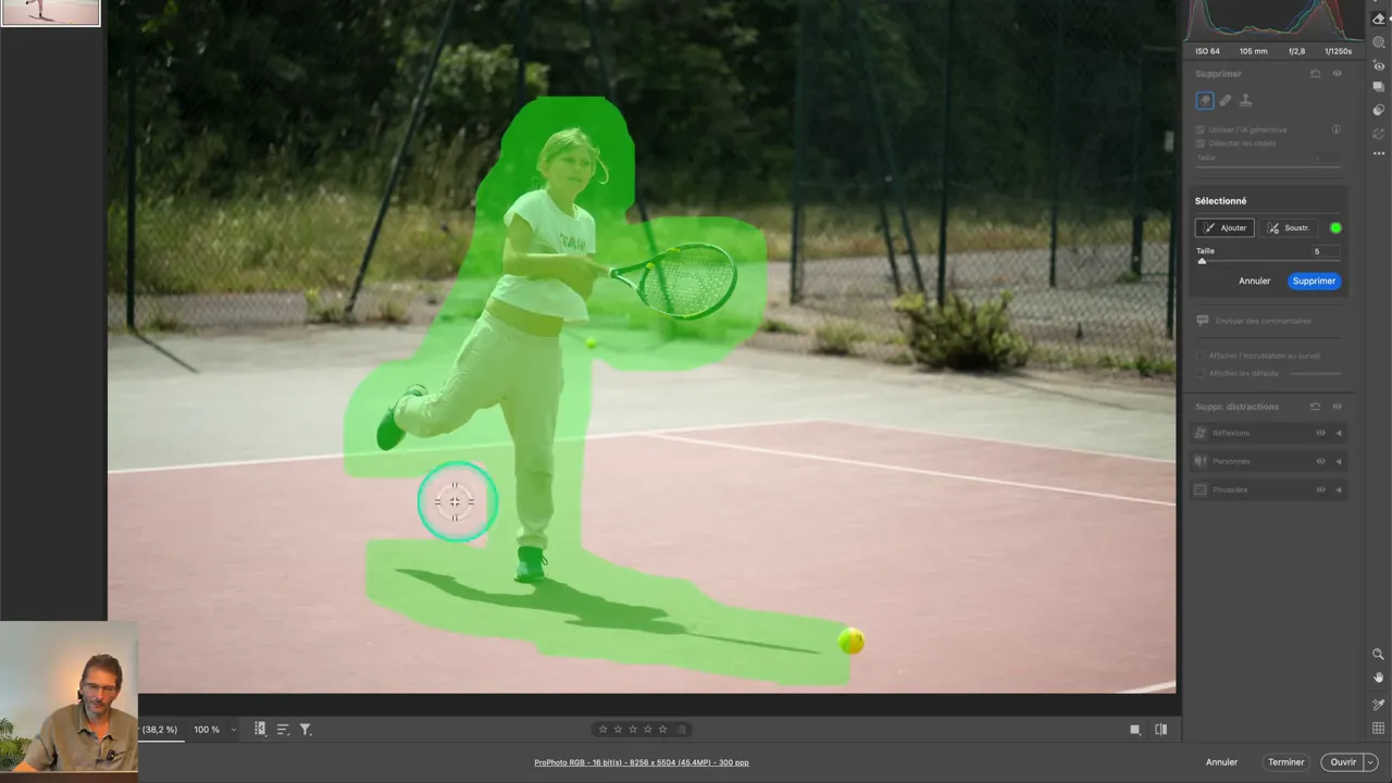 Joueuse de tennis sélectionnée avec son ombre en vert.