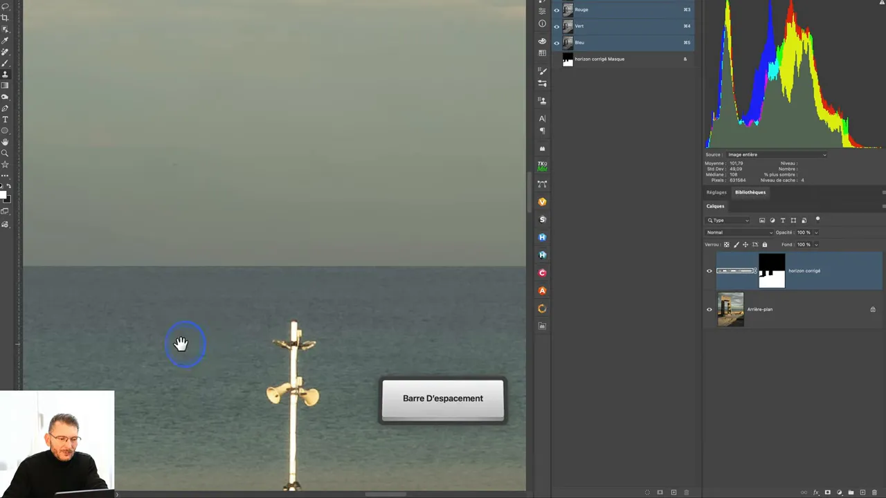 Zoom sur l’image pour inspecter la précision du raccord cloné.